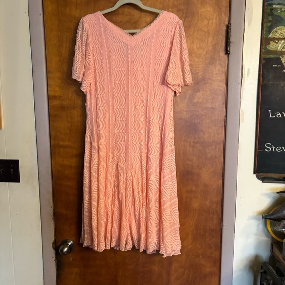 Rabbit Designs Fit and Flare Peach Dress 18 - Picture 4 of 7